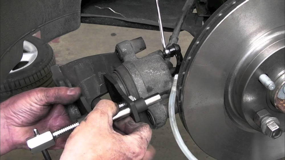 Retract Front Brake Piston Without Tool