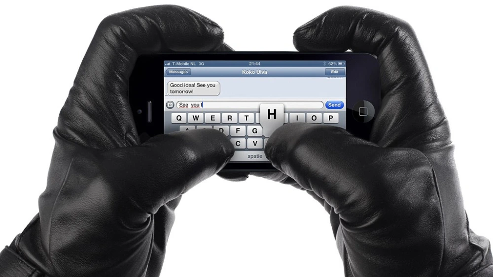 How Does Touch Screen Gloves Work: Discover the Magic