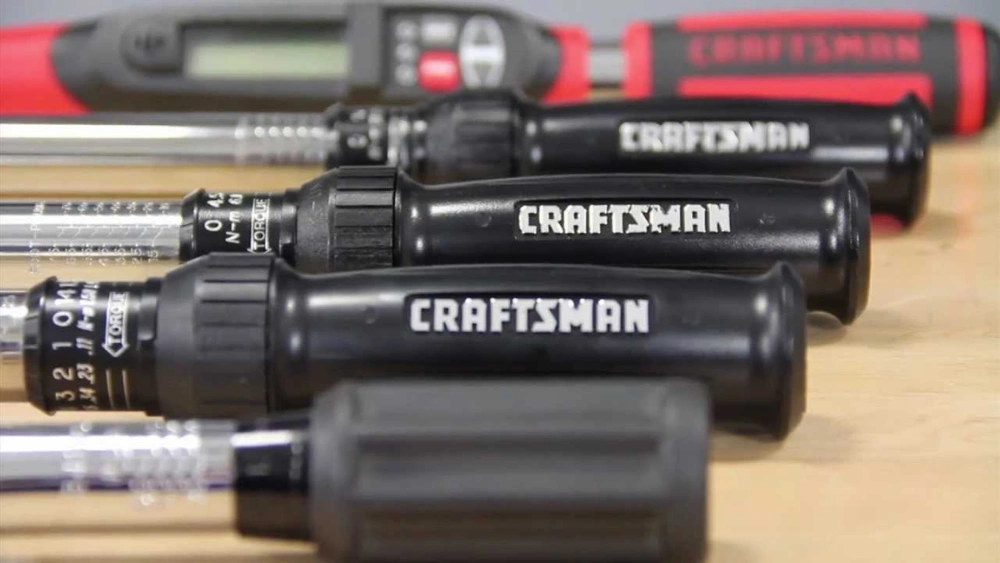 How to Use a Craftsman Torque Wrench: Expert Tips